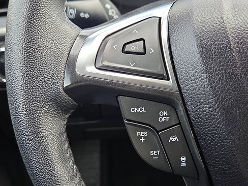 Used 2024 Ford Edge SEL image 21