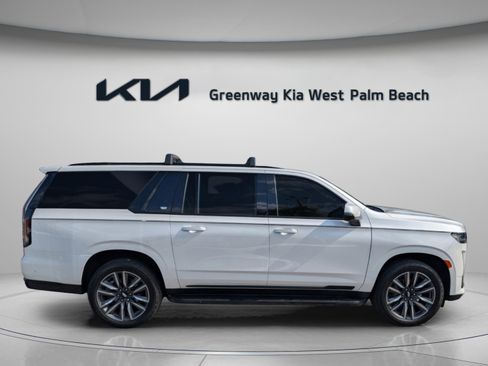 Used 2022 Cadillac Escalade ESV Sport image 8