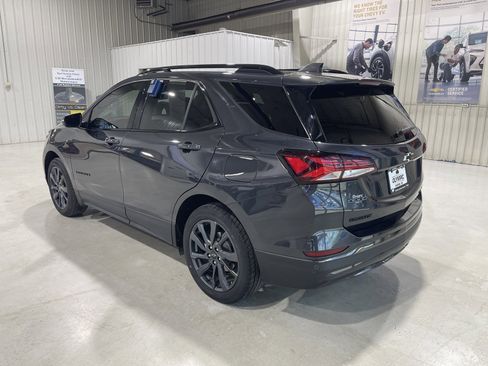 Used 2022 Chevrolet Equinox RS w/ RS Leather Package image 10