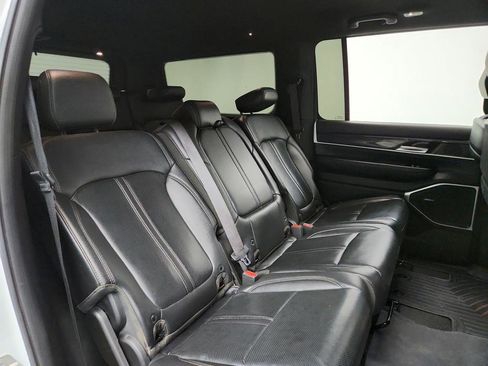 Used 2023 Jeep Wagoneer 4WD image 30