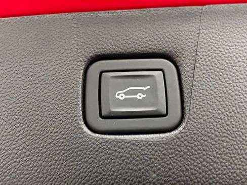 Used 2024 Chevrolet Blazer RS w/ Enhanced Convenience Package image 12