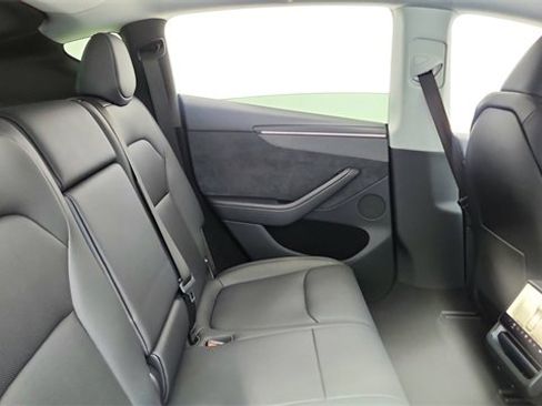 Used 2026 Tesla Model Y Long Range image 23