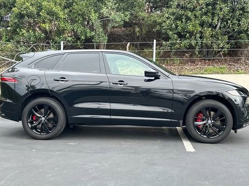 Certified 2024 Jaguar F-PACE R-Dynamic S image 6