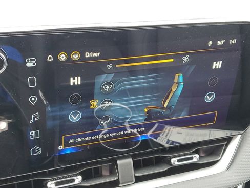 Used 2025 Chevrolet Equinox LT w/ Convenience Package II image 16