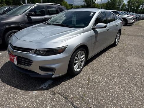 Used 2017 Chevrolet Malibu Hybrid FWD image 4