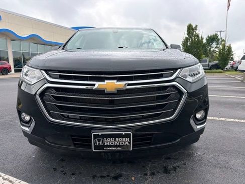 Used 2021 Chevrolet Traverse LT FWD image 3