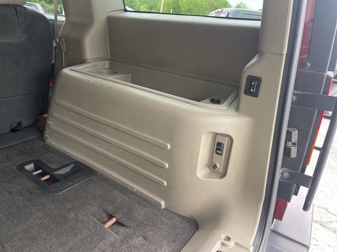 Used 2003 HUMMER H2 w/ Preferred Equipment Group image 22