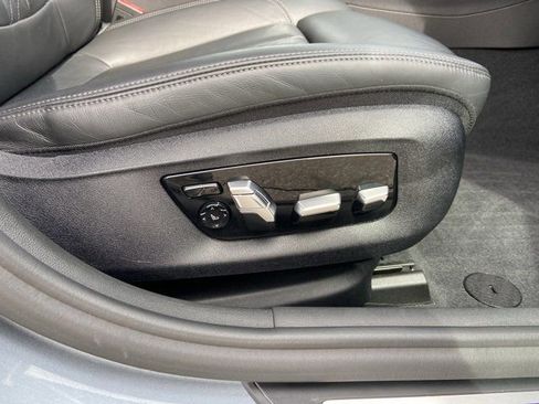 Used 2018 BMW M550i xDrive image 26