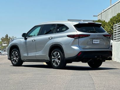 Used 2025 Toyota Highlander XLE