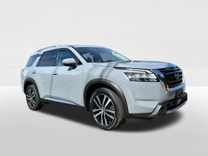 Used 2023 Nissan Pathfinder Platinum w/ Cargo Package