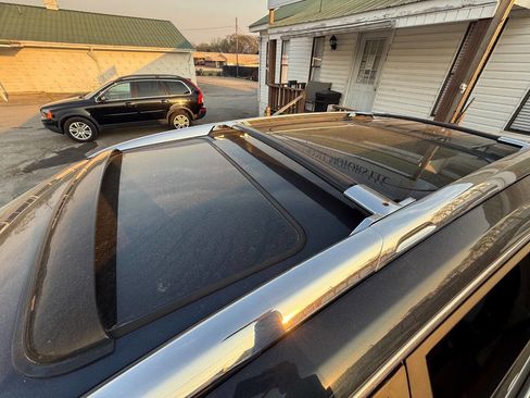 Used 2009 Buick Enclave CXL w/ Entertainment Package #4 image 37