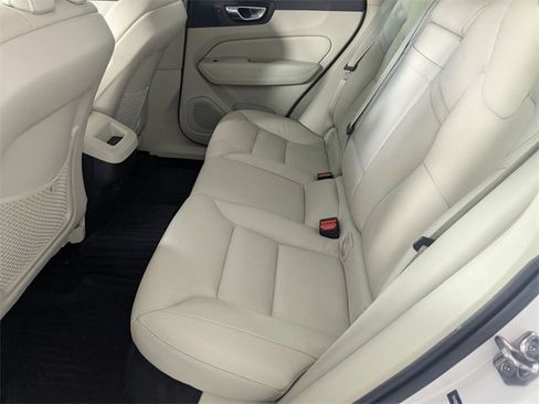 Used 2021 Volvo XC60 T5 Momentum w/ Protection Package Premier image 28