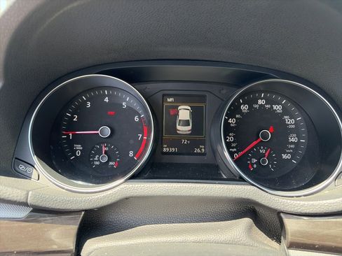 Used 2018 Volkswagen Passat 2.0T SE FWD image 6