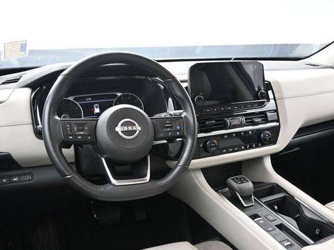 Used 2024 Nissan Pathfinder SL FWD image 29
