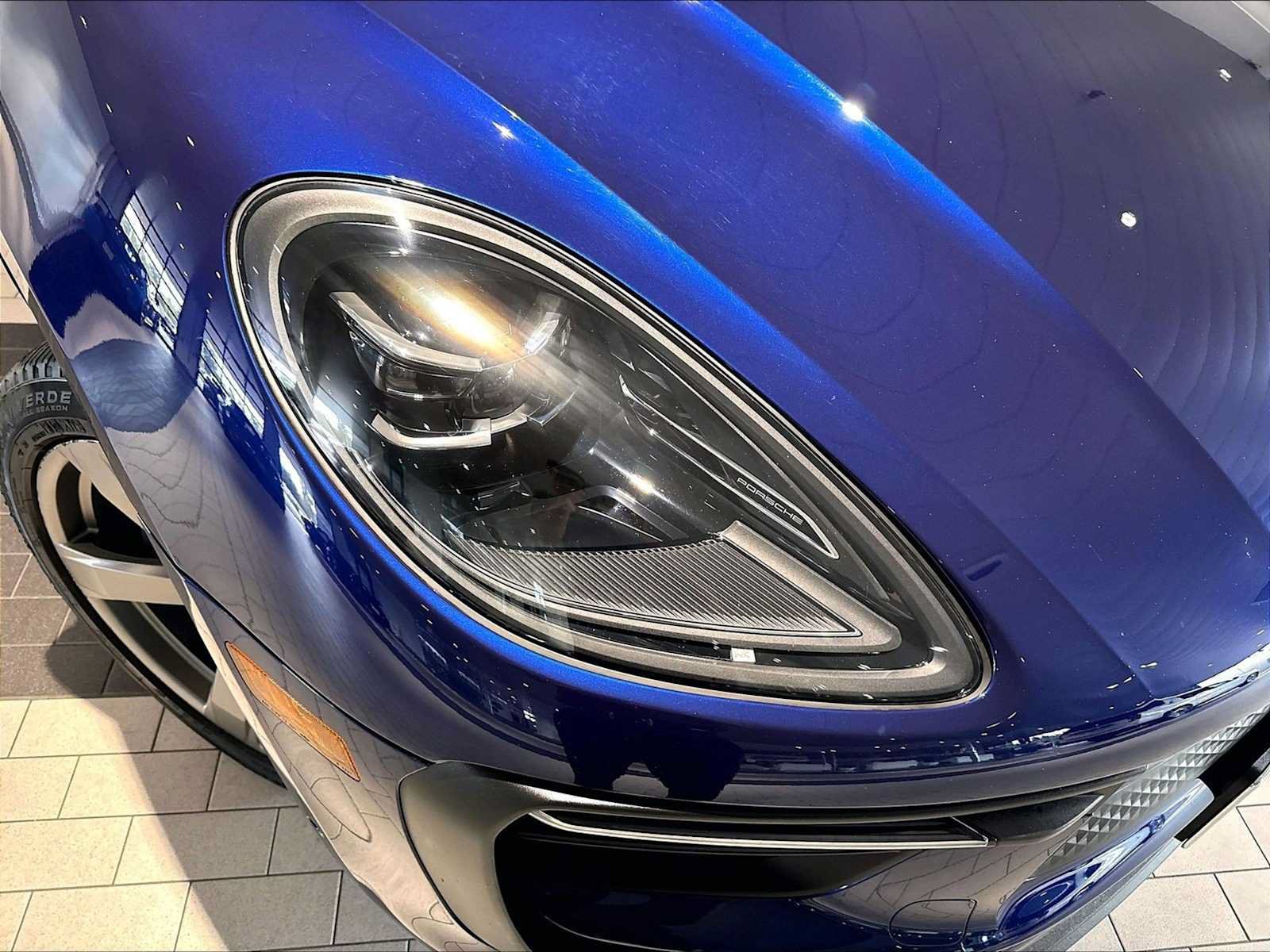 Used 2022 Porsche Macan AWD/4WD image 15