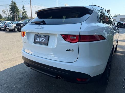 Used 2019 Jaguar F-PACE Premium AWD/4WD image 4