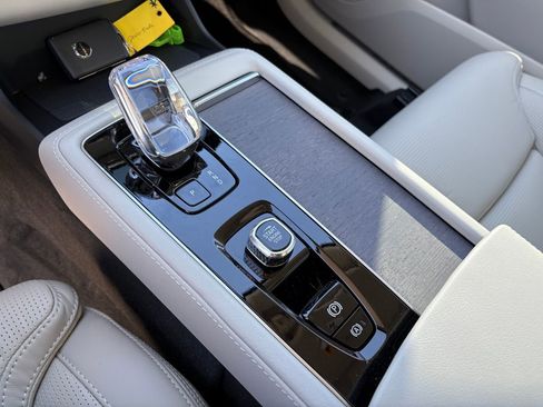 New 2026 Volvo XC90 B6 Ultra w/ Lounge Package image 15