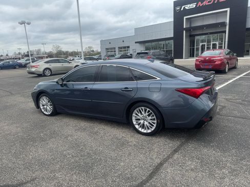 Used 2019 Toyota Avalon Touring w/ Advanced Safety Package image 9