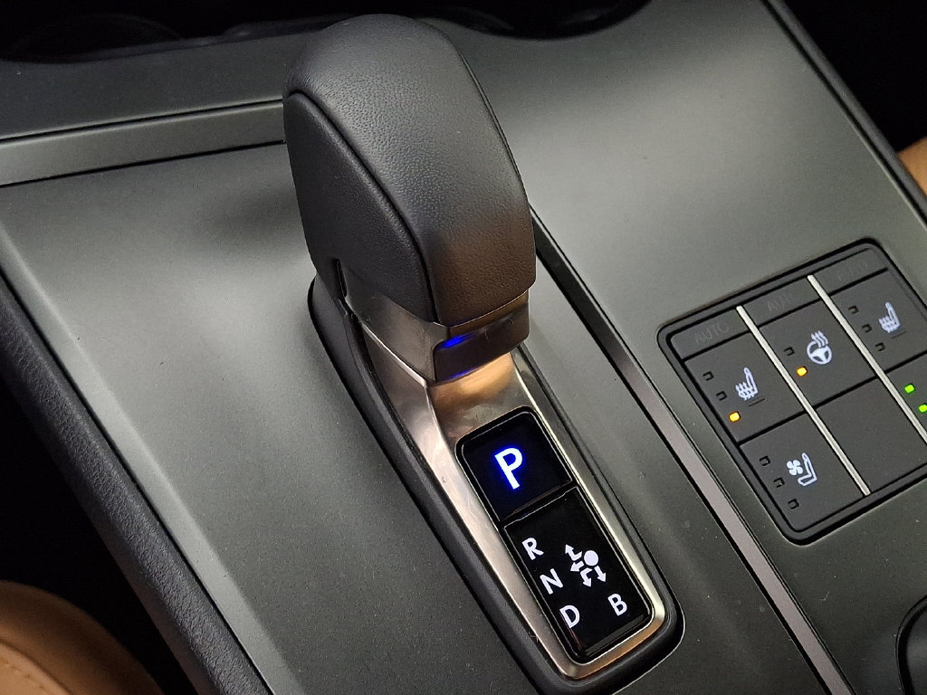 Used 2026 Lexus UX 300h AWD w/ Accessory Package (2T) image 17