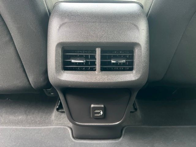Used 2021 Chevrolet Equinox LT FWD image 18