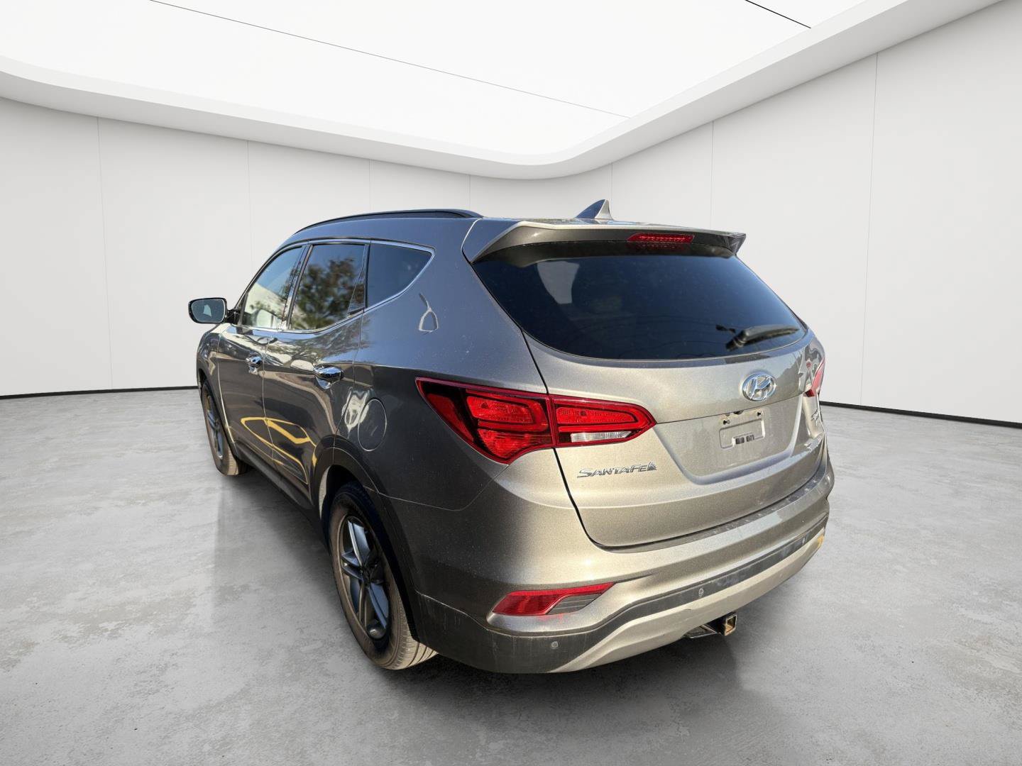 Used 2017 Hyundai Santa Fe Sport w/ 2.4L Tech Package 04 AWD/4WD image 5