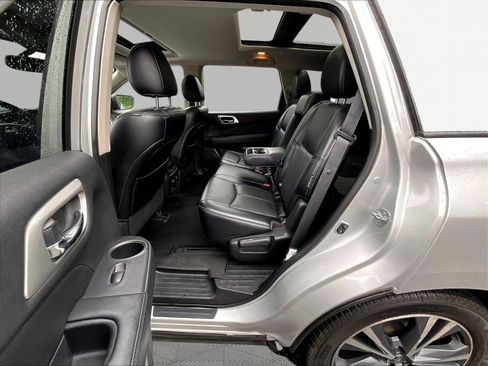 Used 2020 Nissan Pathfinder Platinum AWD/4WD image 22