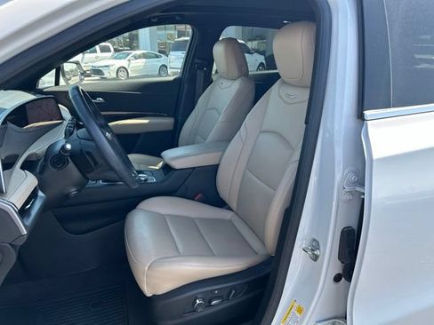 Certified 2024 Cadillac XT4 Premium Luxury w/ Technology Package AWD/4WD image 14