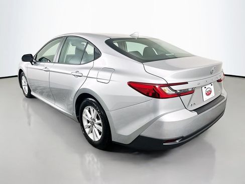 Certified 2025 Toyota Camry LE FWD image 7