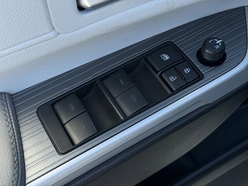 Used 2025 Toyota Sienna XLE w/ XLE Plus Package image 16