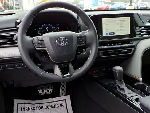 Certified 2025 Toyota Camry SE w/ Convenience Package image 10