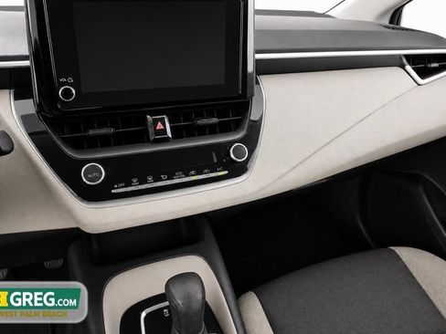 Used 2025 Toyota Corolla LE FWD image 15