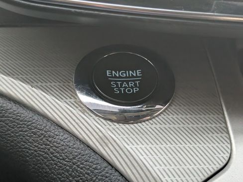 Used 2022 Ford Explorer XLT w/ Equipment Group 202A image 18