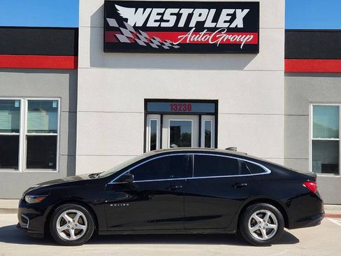 Used 2018 Chevrolet Malibu LS FWD image 24