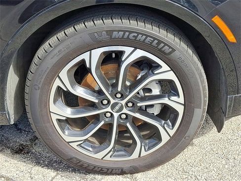 Certified 2025 Lincoln Nautilus Reserve image 8