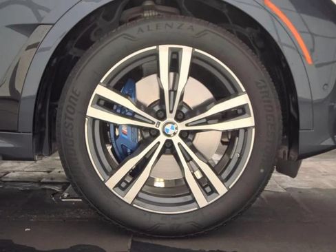 Used 2021 BMW X7 xDrive40i w/ M Sport Package AWD/4WD image 12