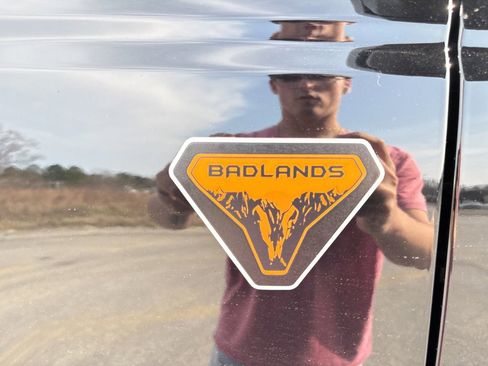 Used 2023 Ford Bronco Badlands image 46