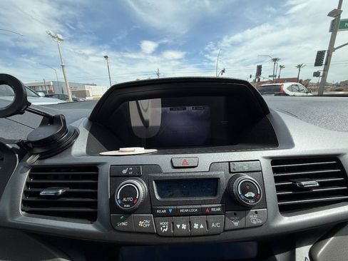 Used 2012 Honda Odyssey Touring image 16
