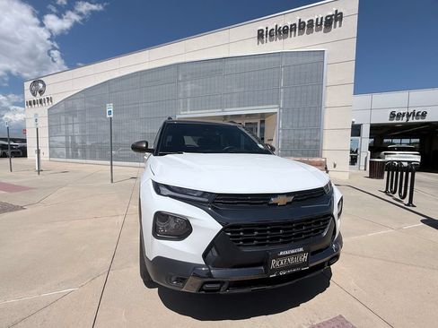 Used 2021 Chevrolet TrailBlazer ACTIV w/ Sun and Liftgate Package FWD image 2