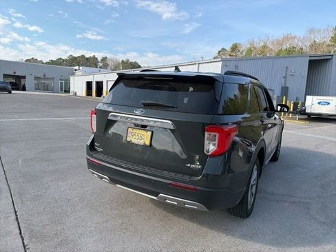 Used 2024 Ford Explorer XLT w/ Equipment Group 202A image 10