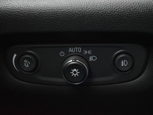 Used 2018 Chevrolet Traverse LT FWD image 20
