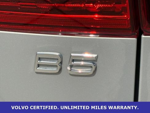Certified 2023 Volvo XC60 B5 Ultimate w/ Protection Package Premier FWD image 10