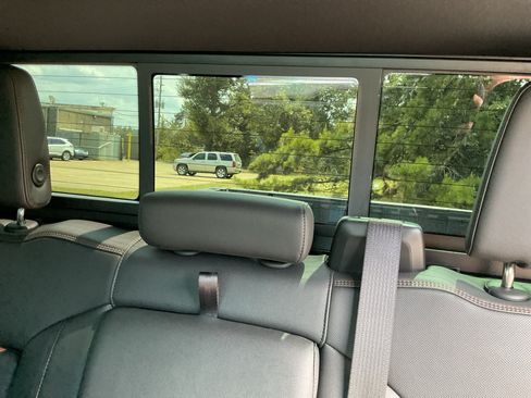 Used 2025 GMC Sierra 2500 AT4 w/ AT4 Premium Plus Package AWD/4WD image 25
