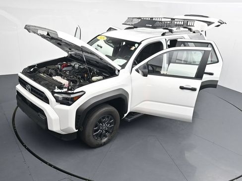 Used 2025 Toyota 4Runner SR5 AWD/4WD image 41