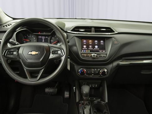 Used 2023 Chevrolet TrailBlazer LS FWD image 3