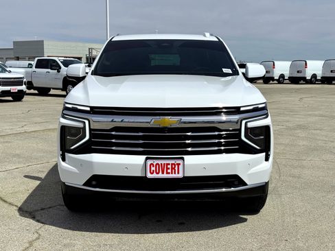 Used 2025 Chevrolet Tahoe LT w/ Comfort Package AWD/4WD image 3