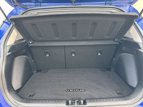 Used 2023 Hyundai Venue Limited FWD image 21