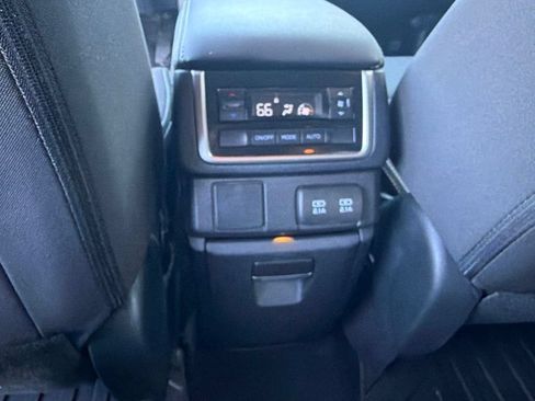 Used 2021 Subaru Ascent Premium w/ Convenience Package AWD/4WD image 16
