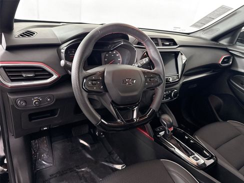 Used 2023 Chevrolet TrailBlazer RS w/ Convenience Package image 4