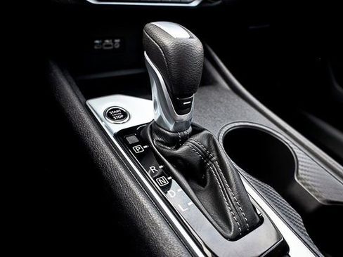 Used 2025 Nissan Altima 2.5 SV image 3