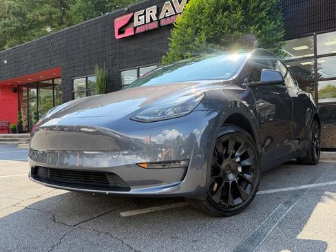 Used 2023 Tesla Model Y Long Range AWD/4WD image 2
